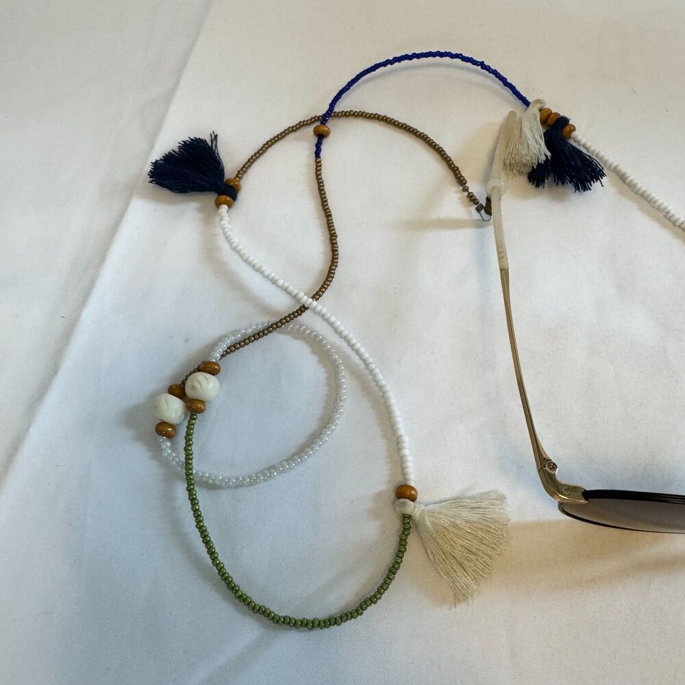 🌴 Handmade Beaded and Tasseled Sunglasses Frame Chain Strap - Picture 3 of 8